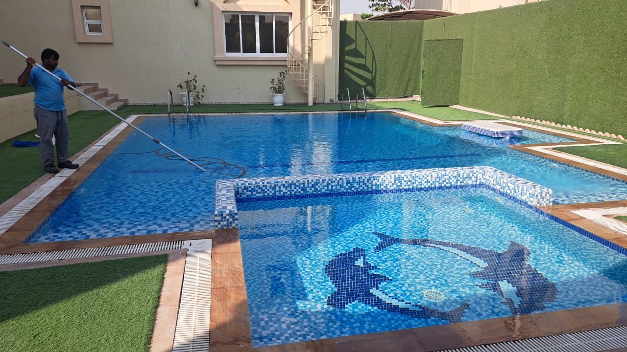 Luxury In-Ground Concrete Jacuzzi Jumeirah